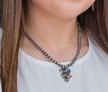 Load image into Gallery viewer, Stepping Stone Necklace
